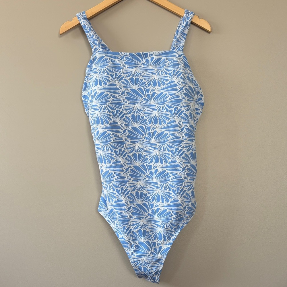 Cupshe One Piece Monokini Swimsuit Size 1X Blue White‎ Floral Seashell Beachy